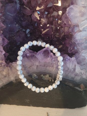 Bracelet en pierres naturelles d howlite