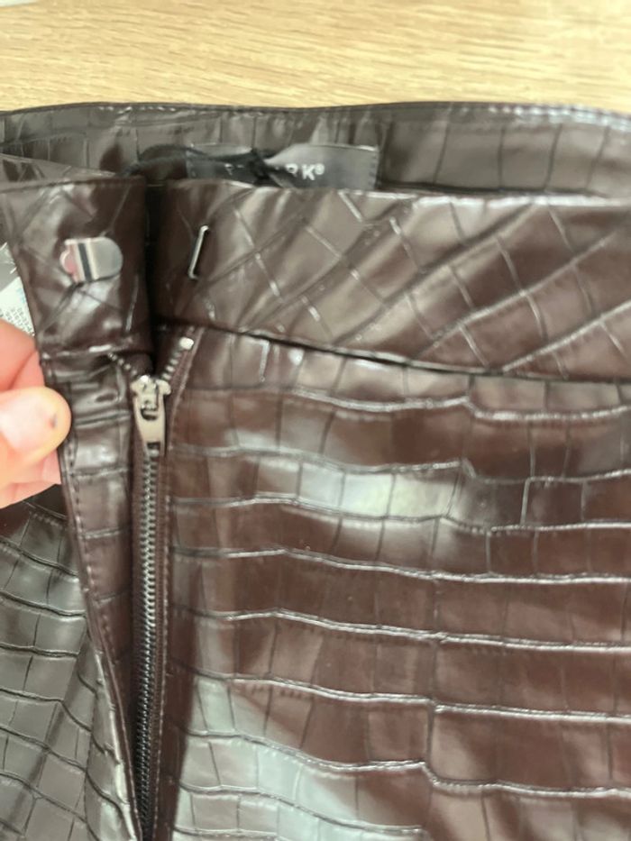 Pantalon Primark style cuir croco neuf taille 46 - photo numéro 4