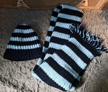 Ensemble bonnet + écharpe à rayures marine et bleu clair