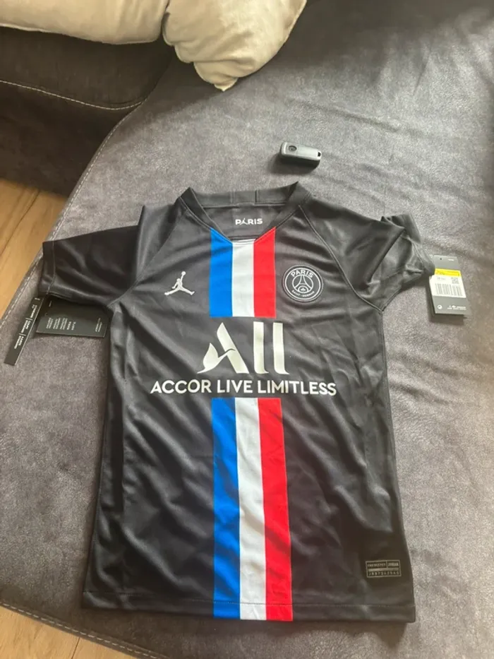 Maillot Jordan PSG 2019/20 Stadium Fourth authentique Enfant Taille S – Neuf avec étiquette - photo numéro 12