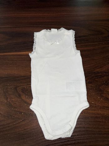 Bodi à bretelle en dentelle