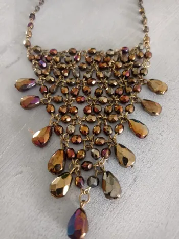 Collier de perles en cascade