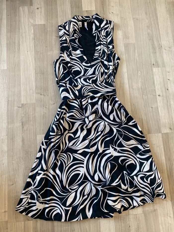 Robe courte avec ceinture