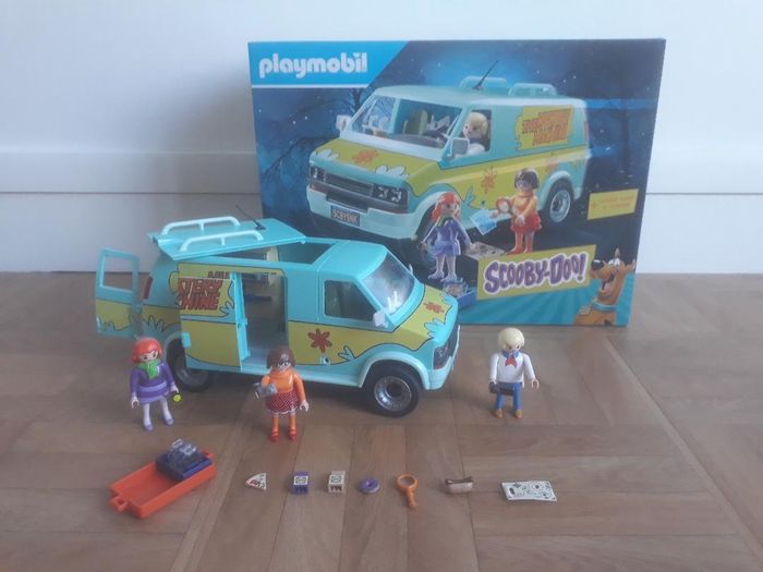 Lot Playmobil Scooby Doo composé de 2 manoirs et du van + accessoires - articles en parfait état - photo numéro 6