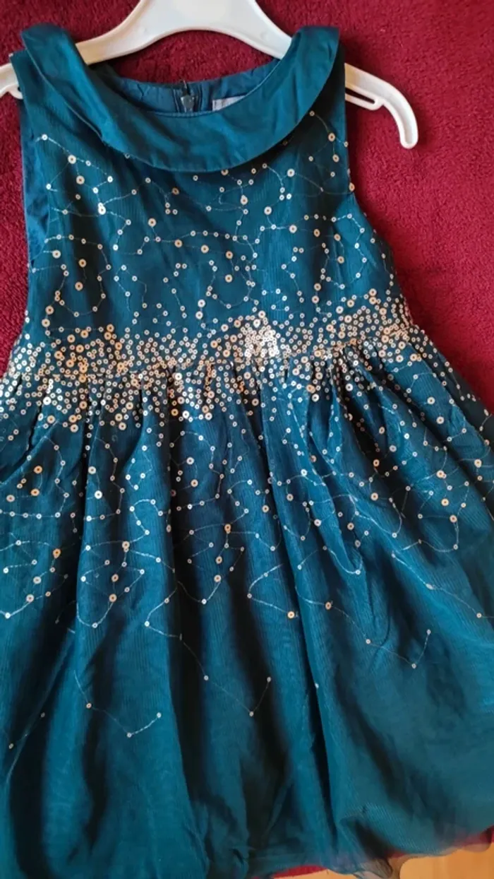 Robe taille 4 ans - photo numéro 3