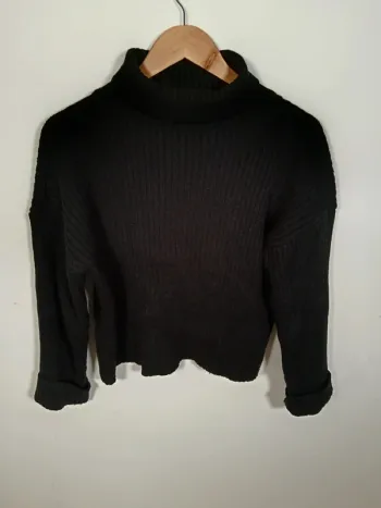 C12 pull noir Shein S