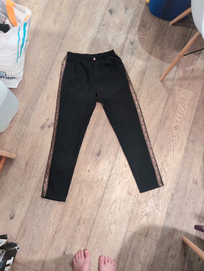 Pantalon noir et bronze ikks 14 ans.
