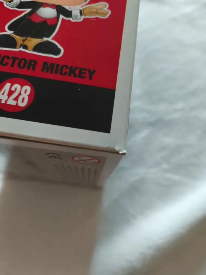 Lot de 2 Funko pop Disney Mickey - photo numéro 11
