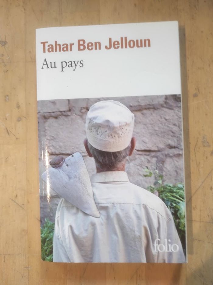 Au pays Tahar Ben Jelloun Folio 2010 - photo numéro 1