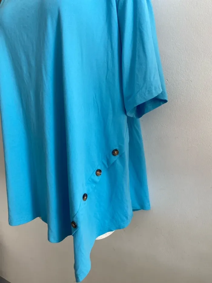 Joli tunique taille 54 - photo numéro 2