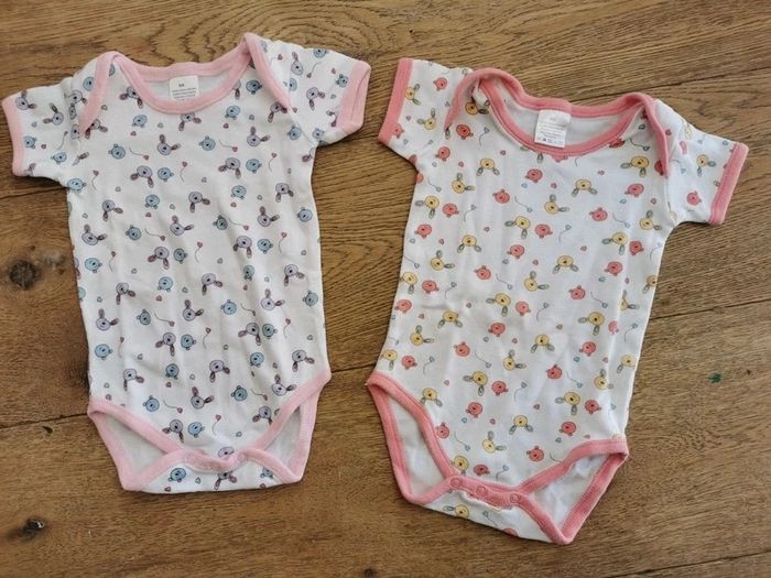 Lot bodies MC 6 mois - photo numéro 5