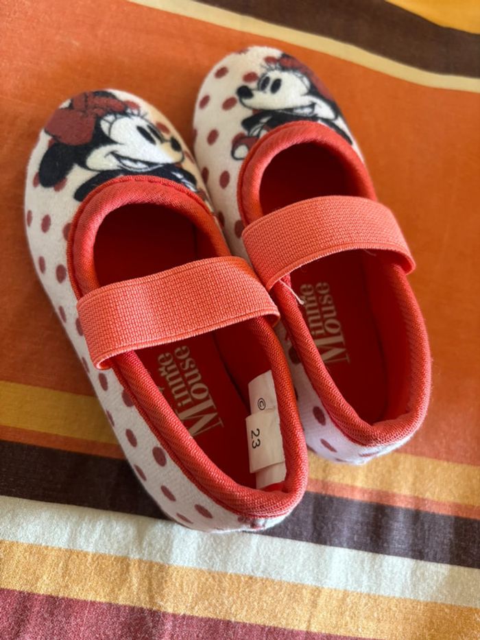 Chaussons Minnie pointure 23 - photo numéro 2