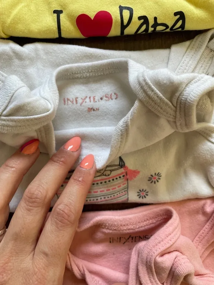 Lot de 20 bodies manches courtes  bébé fille 9 mois - photo numéro 7