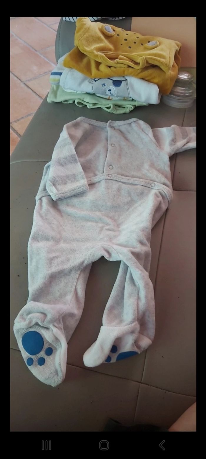 Pyjama 1 mois - photo numéro 4