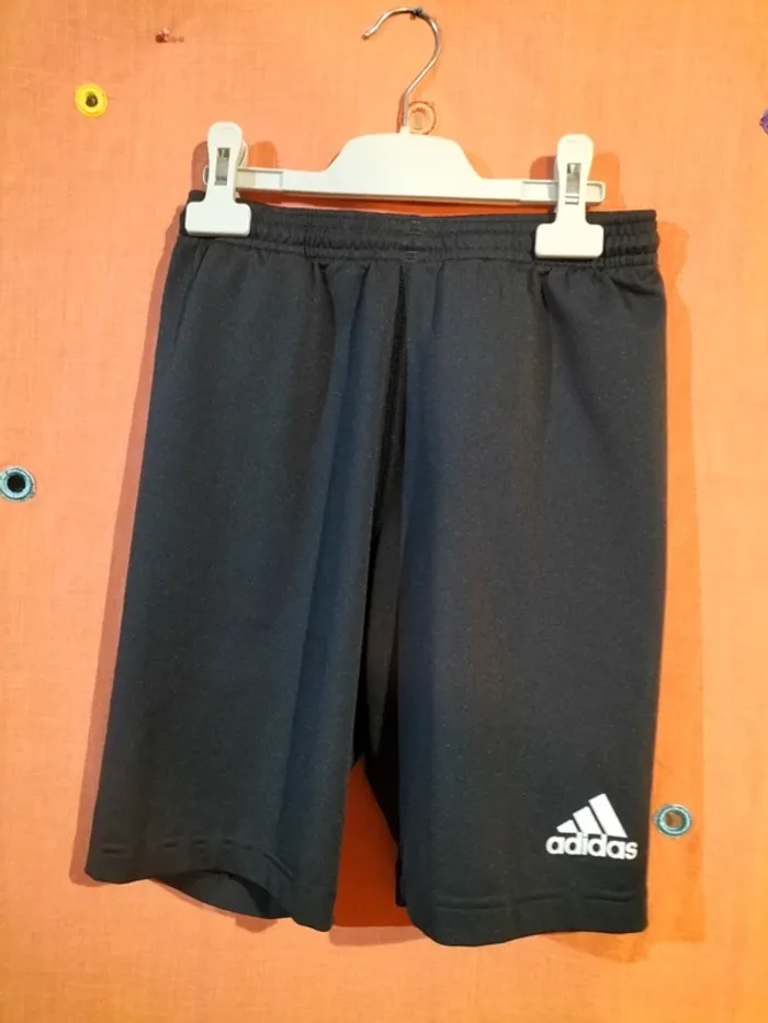 Short adidas taille M