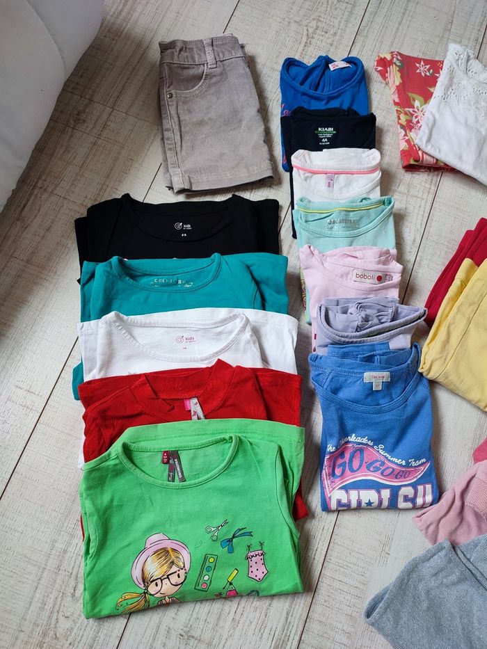 Lot de vêtements fille 4 ans - photo numéro 2