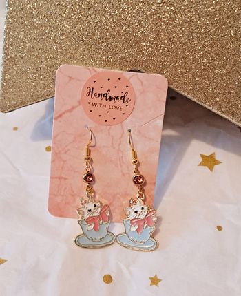boucles d oreilles pendantes Marie des aristochats dans une tasse disney strass diamants