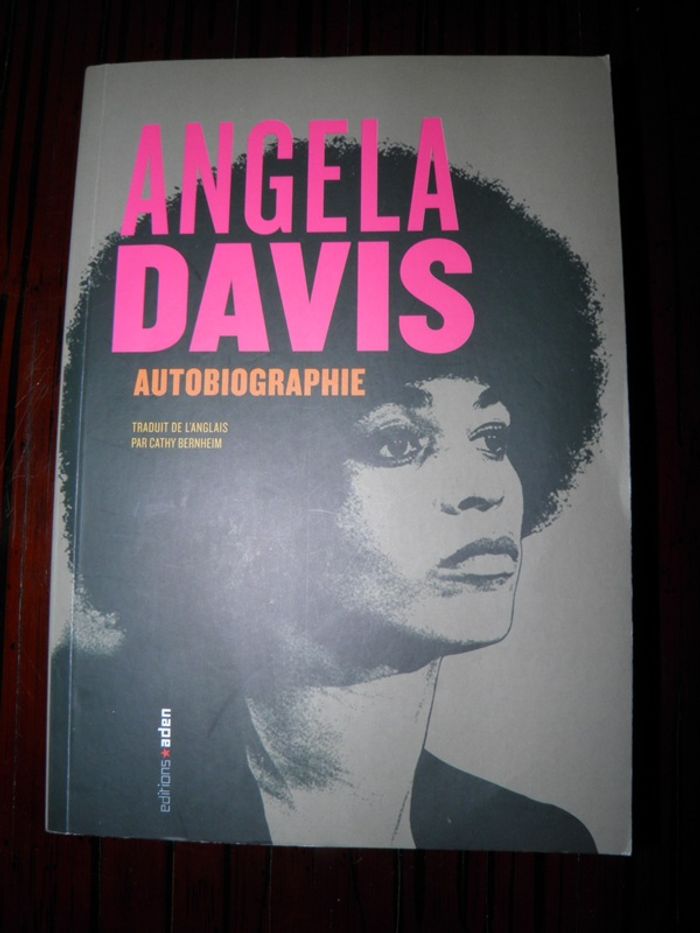 Autobiographie Angela Davis (Angela Yvonne Davis) comme neuf
