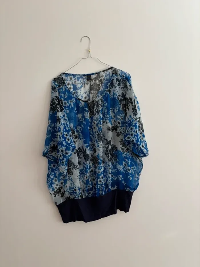 Blouse fluide fleurie bleue et noire – MS Mode – T44