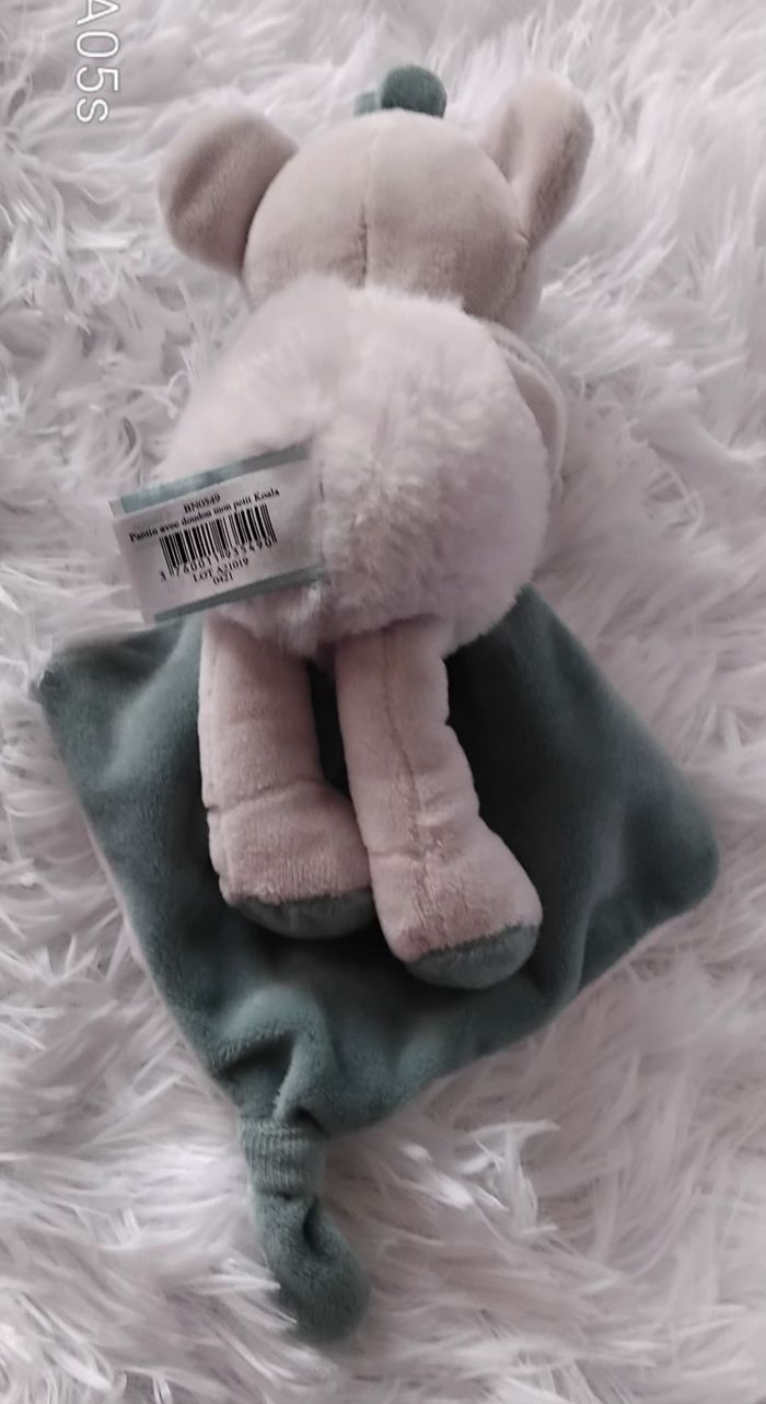 Doudou peluche Mon petit Koala avec mouchoir- Baby Nat - photo numéro 2