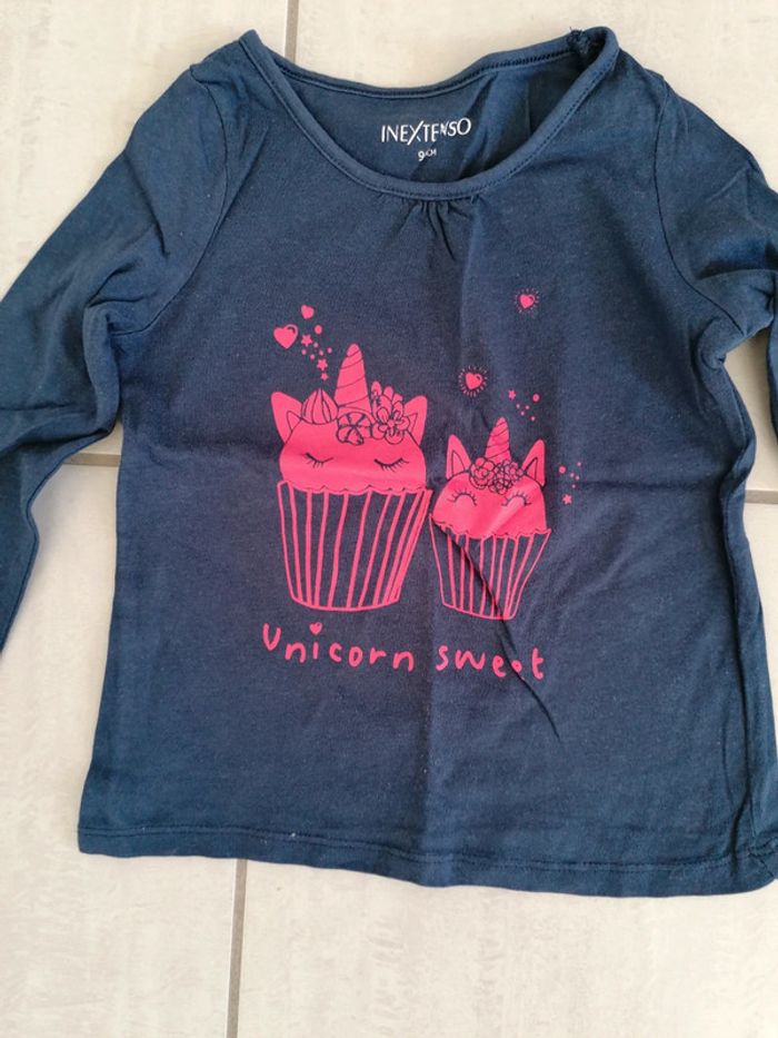Tee-shirt manches longues taille 3ans très bon état
