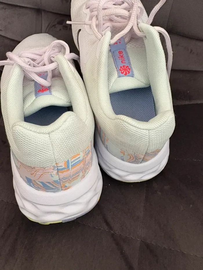 Baskets Nike femme blancs taille 41 - photo numéro 4