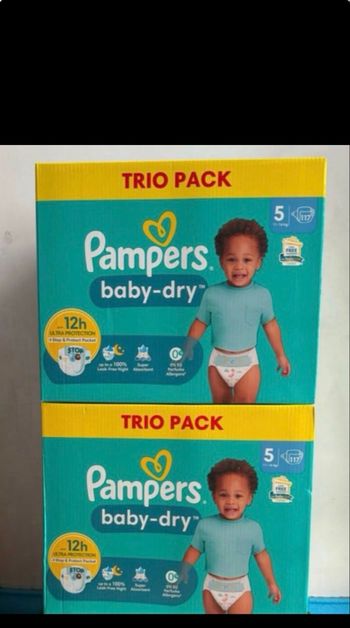 Deux troi pack de couches Pampers taille 5 normal 