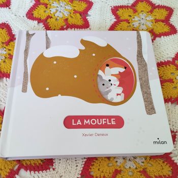 Livre bébé enfant La moufle carton relief