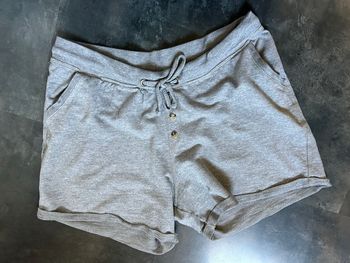 Short gris sportwear ( grand L )