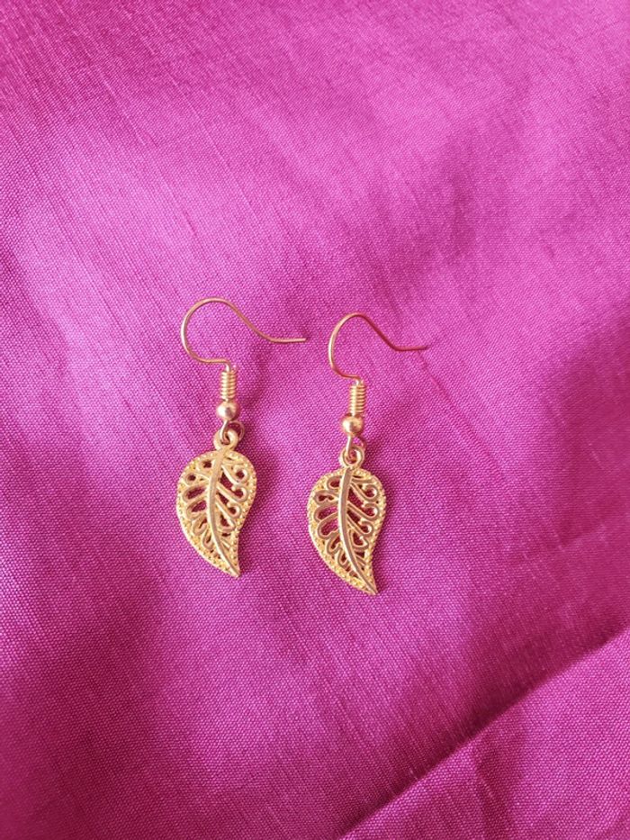 boucles d'oreilles feuille doré