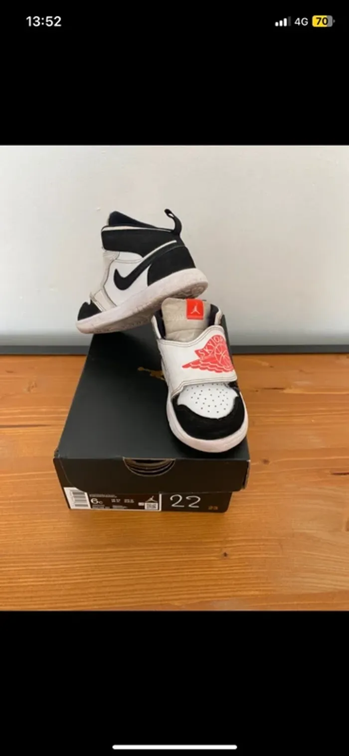 Basket Jordan taille 22 - photo numéro 2