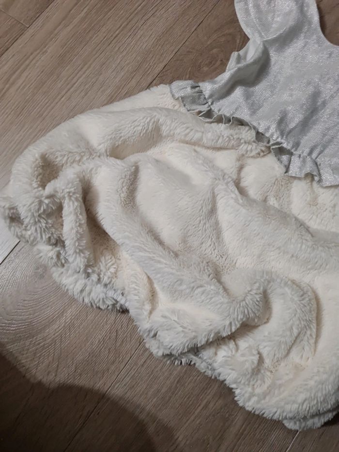 Magnifique robe cérémonie tao 8ans - photo numéro 3