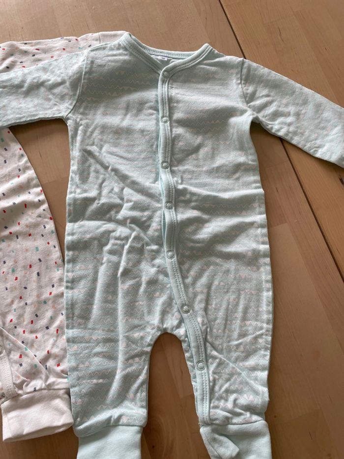 Lot 1 mois bodie ML + 3 pijamas - photo numéro 6