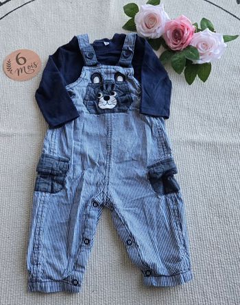 Ensemble salopette + t-shirt manches longues 6 mois parfait état 