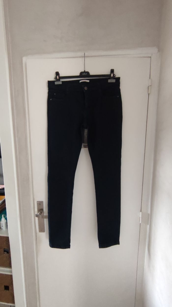Pantalon femme jeans marque camaïeu taille 42 couleur bleu marine - photo numéro 2