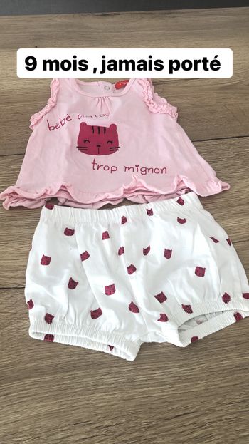 Ensemble short fille