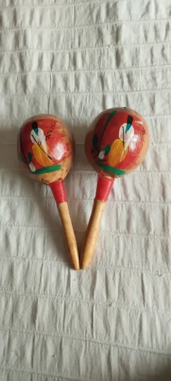 Maracas en bois, fabrication artisanale