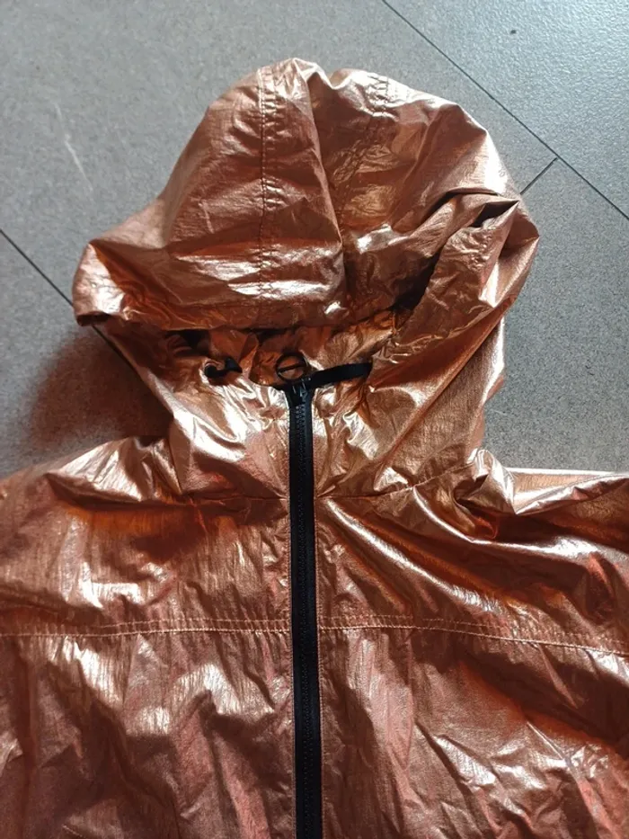 Très jolie veste légère courte capuche M - photo numéro 3