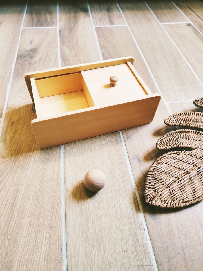 🔴Grande boîte de notion de permanence et balle en bois