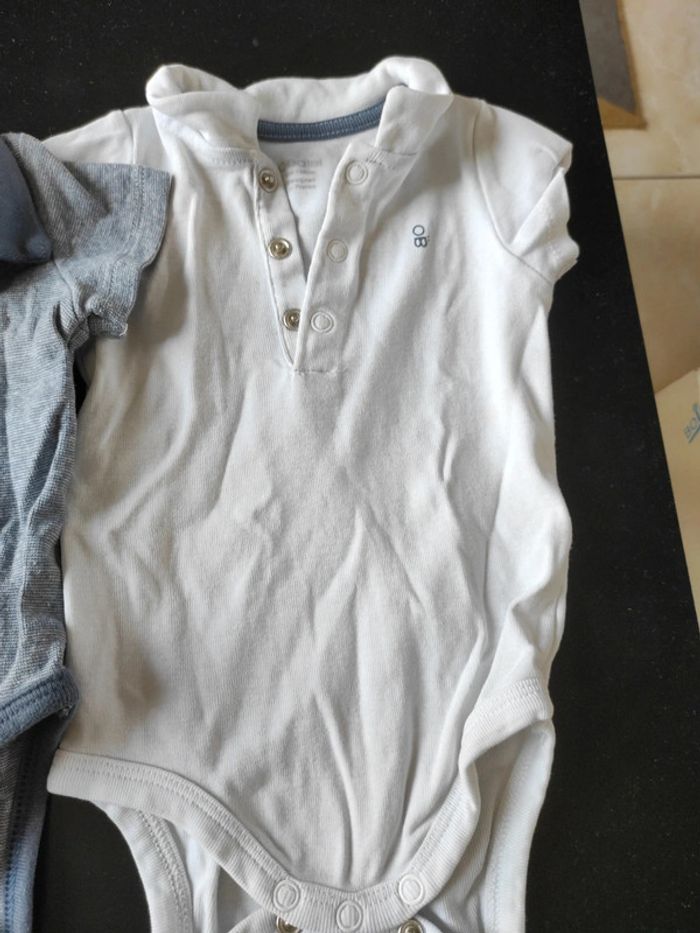 Lot de trois bodies manche courte - photo numéro 3