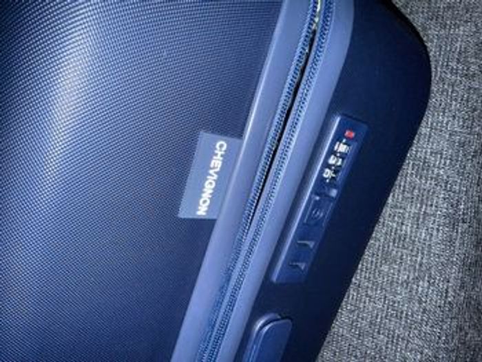 Valise rigide chevignon Neuve - photo numéro 6