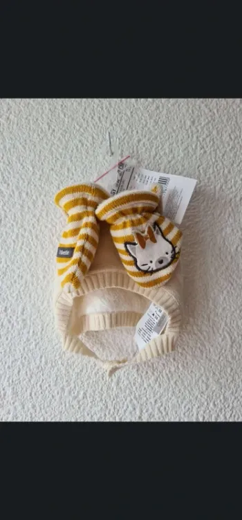 bonnet beige et moutarde chat Orchestra