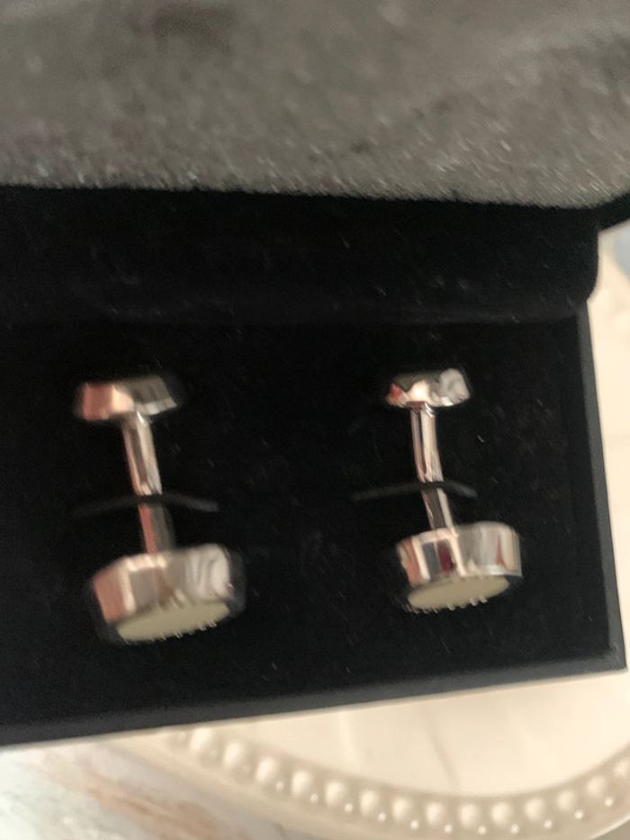 Boutons de manchettes Hugo Boss en laiton et émail - photo numéro 7