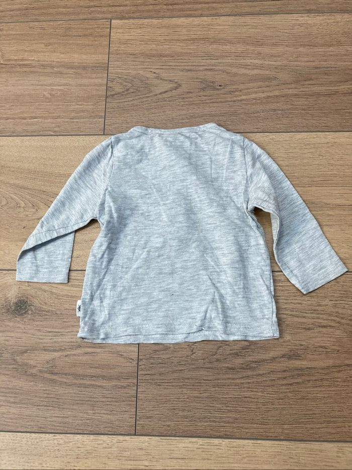 T-shirt uni Kiabi 6 mois - photo numéro 2