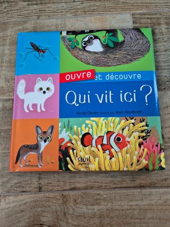 Livre ouvre et découvre qui vit ici?