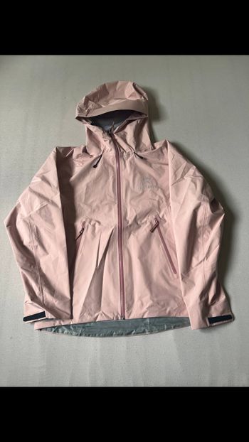 Arc'teryx Beta LT — Gore-Tex 🌧️🔥
