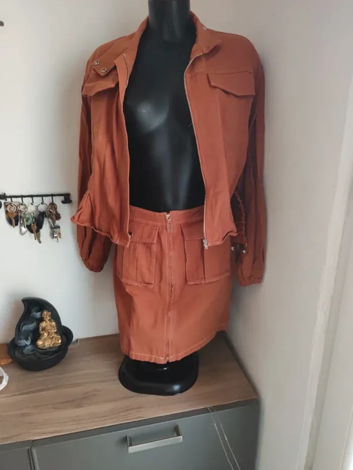 Ensemble veste et jupe taille 38 - photo numéro 5