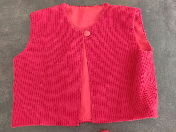 9 mois. 1.50 euro le lot de 2 gilets. Tbe - photo numéro 6