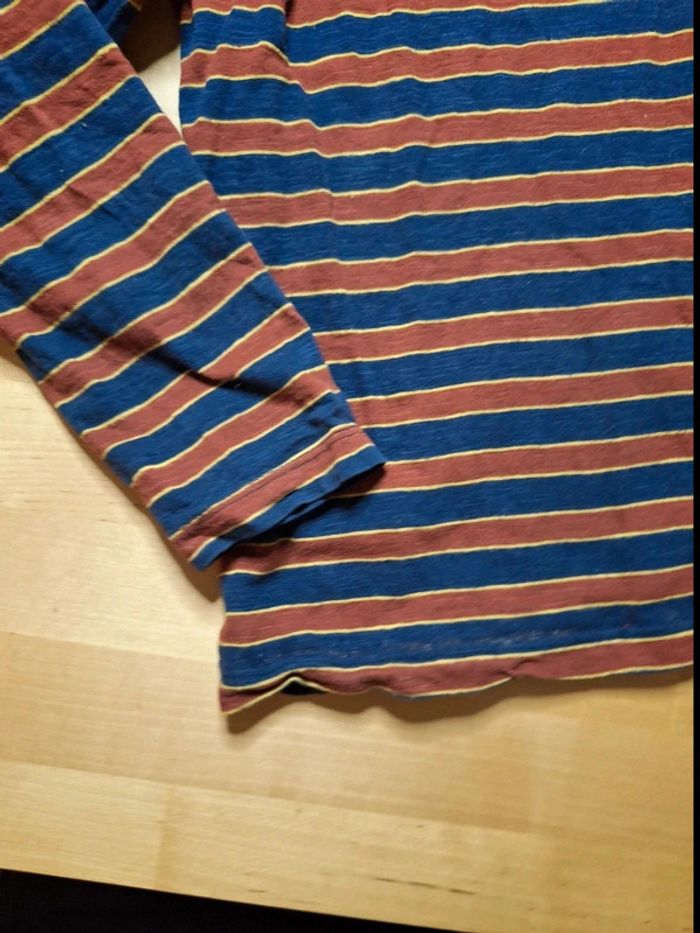 T-shirt manches longues pour garçon taille 8ans très bon état - photo numéro 3