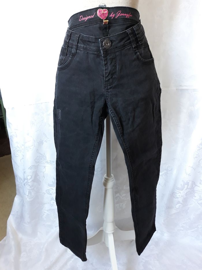 Faby27800 Pantalon femme "Jennyfer" Jean noir, fermeture éclair et 1 bouton, passants pour ceinture - photo numéro 2